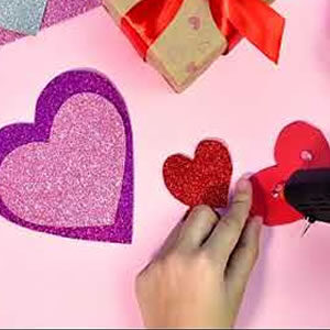 Ustvari svojo pustno masko