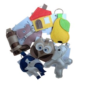 Obesek ZA KLJUČE ROČNO DELO PLETENINE NINA